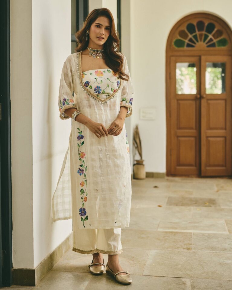 Alekha Cream Handpainted Cotton Checks Coord Set - detail view