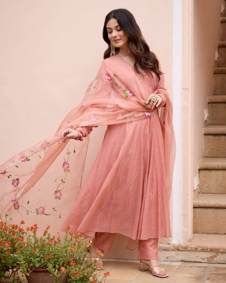 Kunda Peach Handpainted Chanderi Suit Set side view